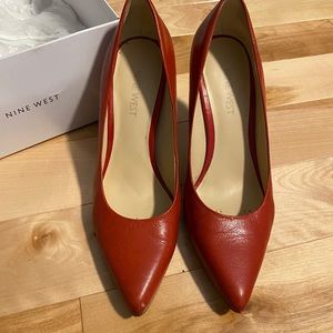 Nine West Red Stiletto SZ 6 Pumps